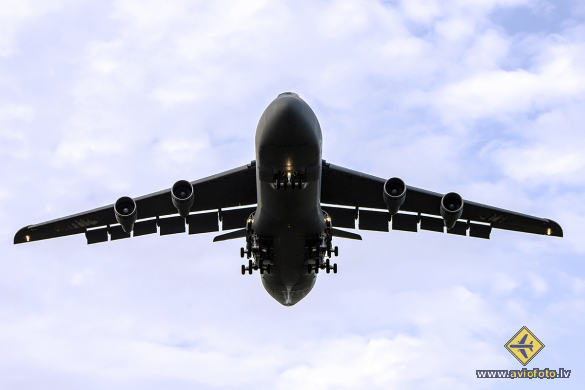 Lockheed C-5A Galaxy (L-500)